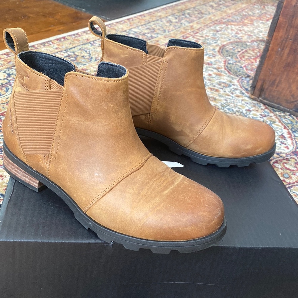 NWOT Sorel Emelie Chelsea Waterproof Boot size 7 Camel Brown ⭐️⭐️⭐️